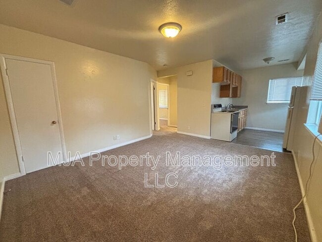 Building Photo - 1379 W 900 S