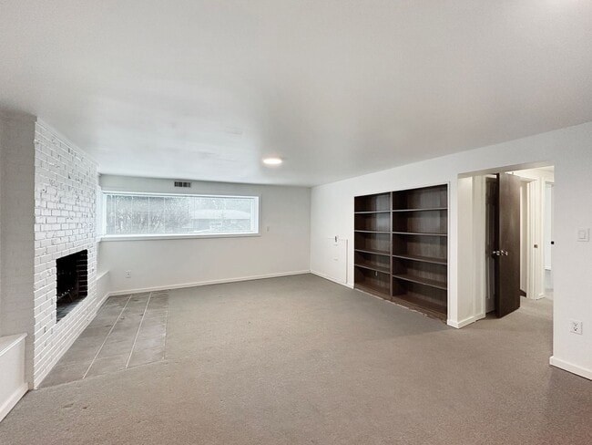 Building Photo - 4bd/2.5ba Seattle Home