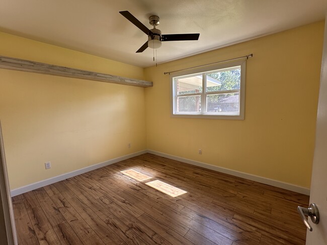 Building Photo - 309 Ivy St