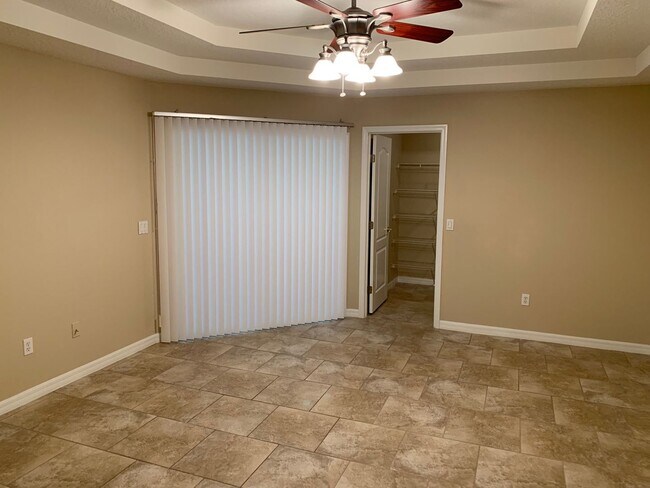 Building Photo - Beautiful 4-Bedroom, 2-Bath Home with Fenc...