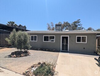 Building Photo - 3 Bedroom - 1 Bath House in San Diego