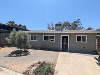 Building Photo - 3 Bedroom - 1 Bath House in San Diego
