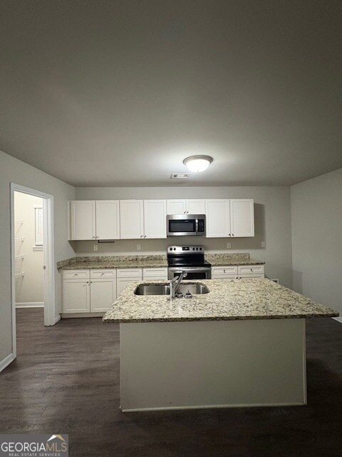 Building Photo - 314 Nutwood Trce