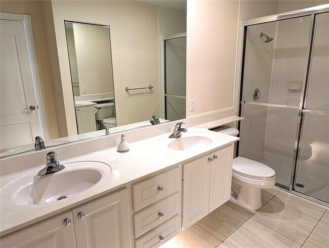 Building Photo - 5557 Avellino Pl