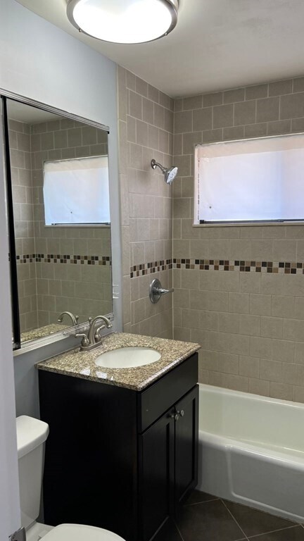 Building Photo - 60 Shrewsbury Green Dr