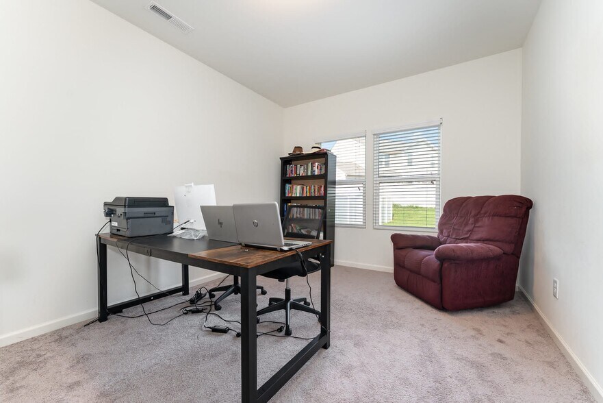 Building Photo - 5514 Hardie Farm Dr