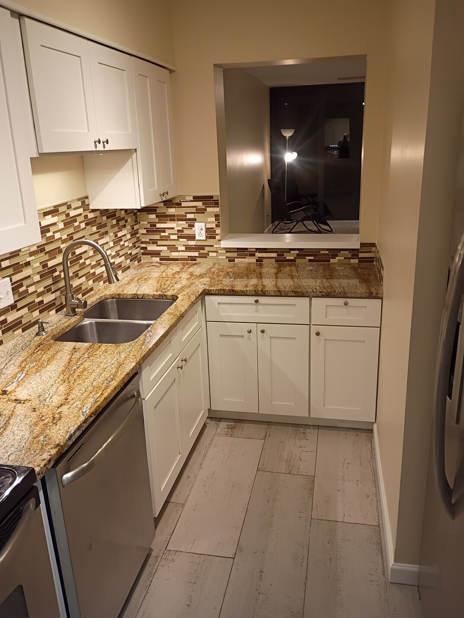 Building Photo - 601 1st St S