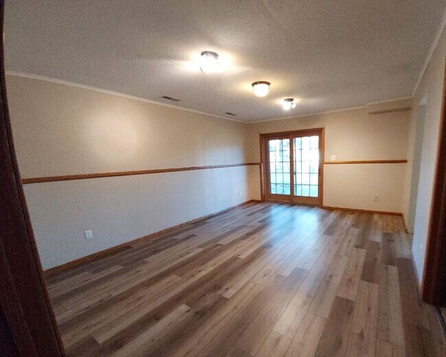 Building Photo - Nice 4 Bedroom 2 Bathroom house in Hudson