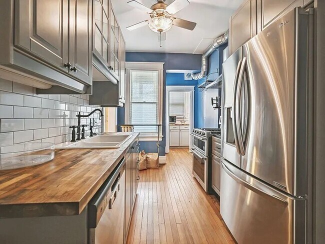 Building Photo - 310 Taylor St NW