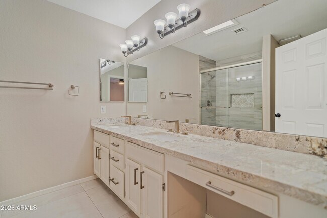 Building Photo - 8316 W Sweetwater Ave