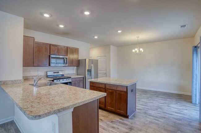 Building Photo - 67 Bostick Ln