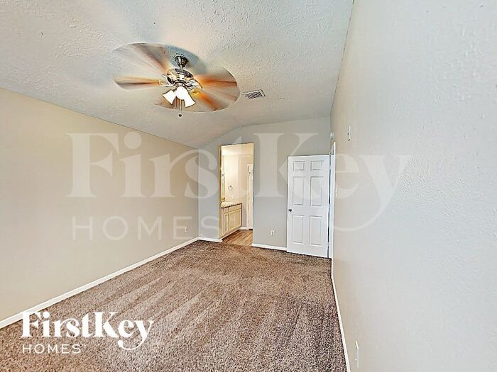 Building Photo - 23059 Banquo Dr