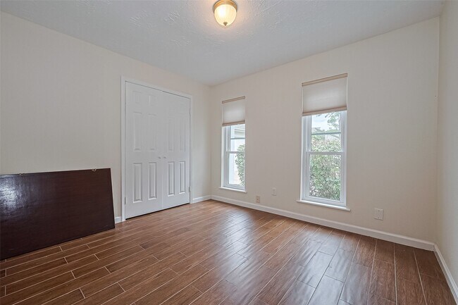 Building Photo - 14811 El Miranda Dr