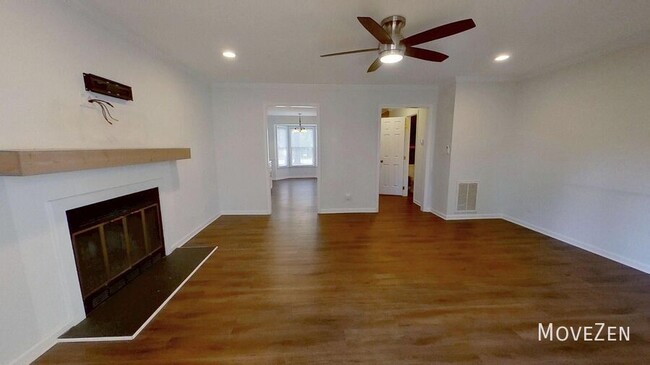 Building Photo - 5622 Darrow Dr