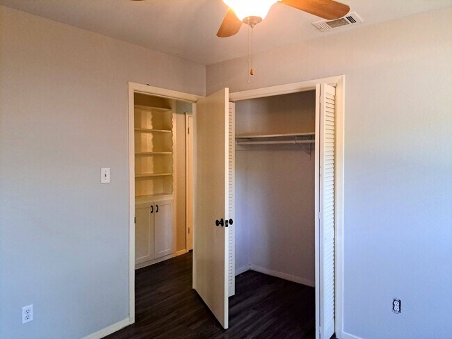 Building Photo - 56041 Glenwick Ln