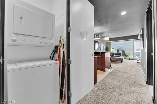 Building Photo - 4575 Dean Martin Dr