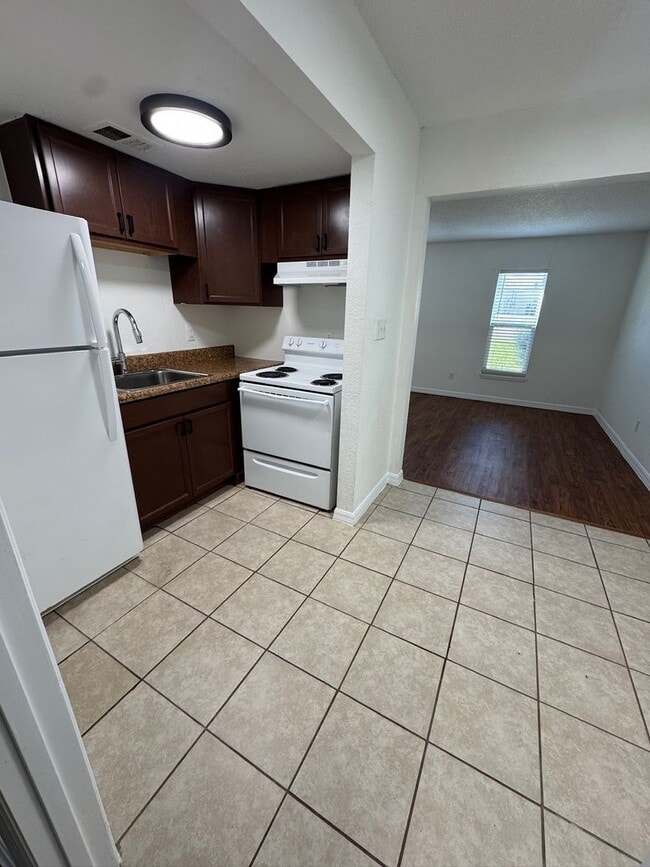 Building Photo - 1751-1 NE 2nd Street-