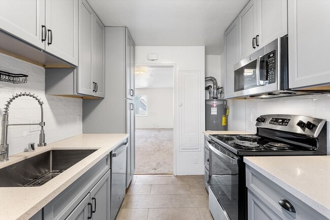 Building Photo - 2238 Encinal Ave