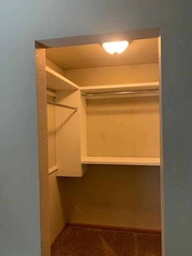 Building Photo - $1700 - 3 Bedroom, 2 Bathroom Townhome - Garage and Large Yard!