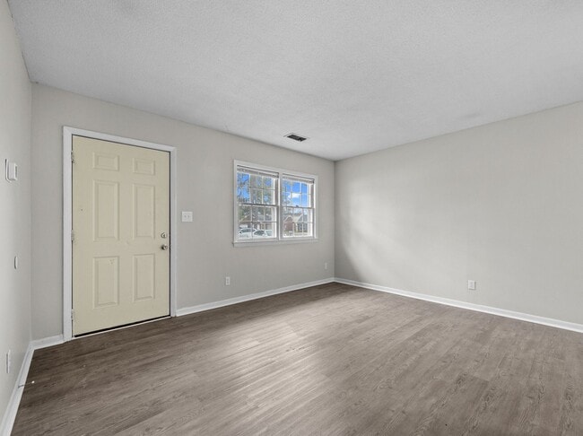 Building Photo - Welcome to Sophia Drive!