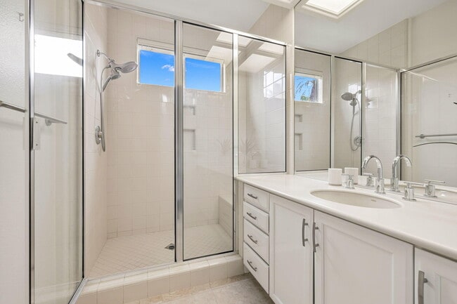 Building Photo - 133 Rainbird Cir