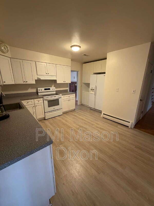 Building Photo - 9710 Gwynn Park Dr