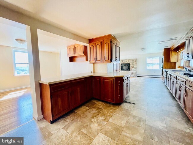 Building Photo - 288 Oxford Rd