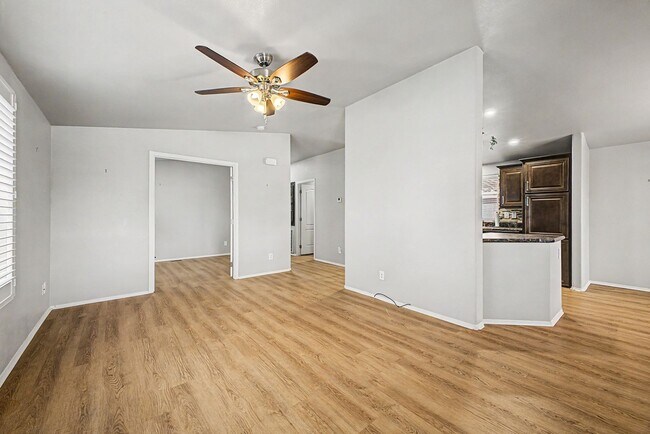 Building Photo - 1702 E Michelle Dr