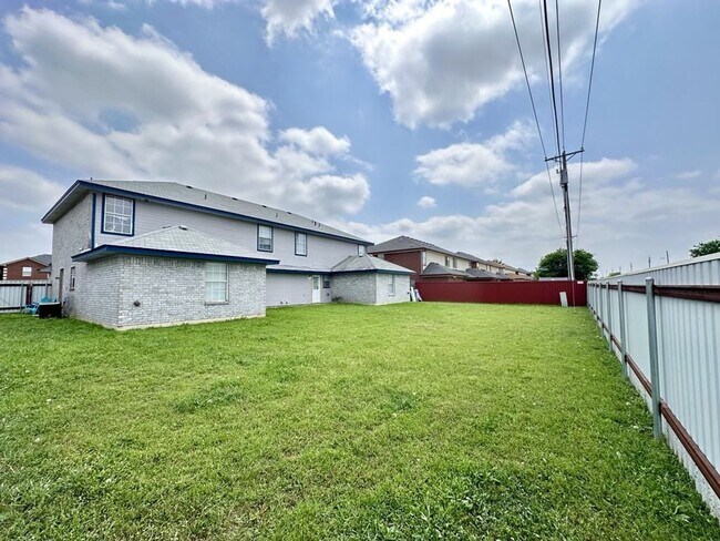 Building Photo - 4203 Deek Dr