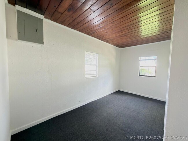Building Photo - 706 23rd St