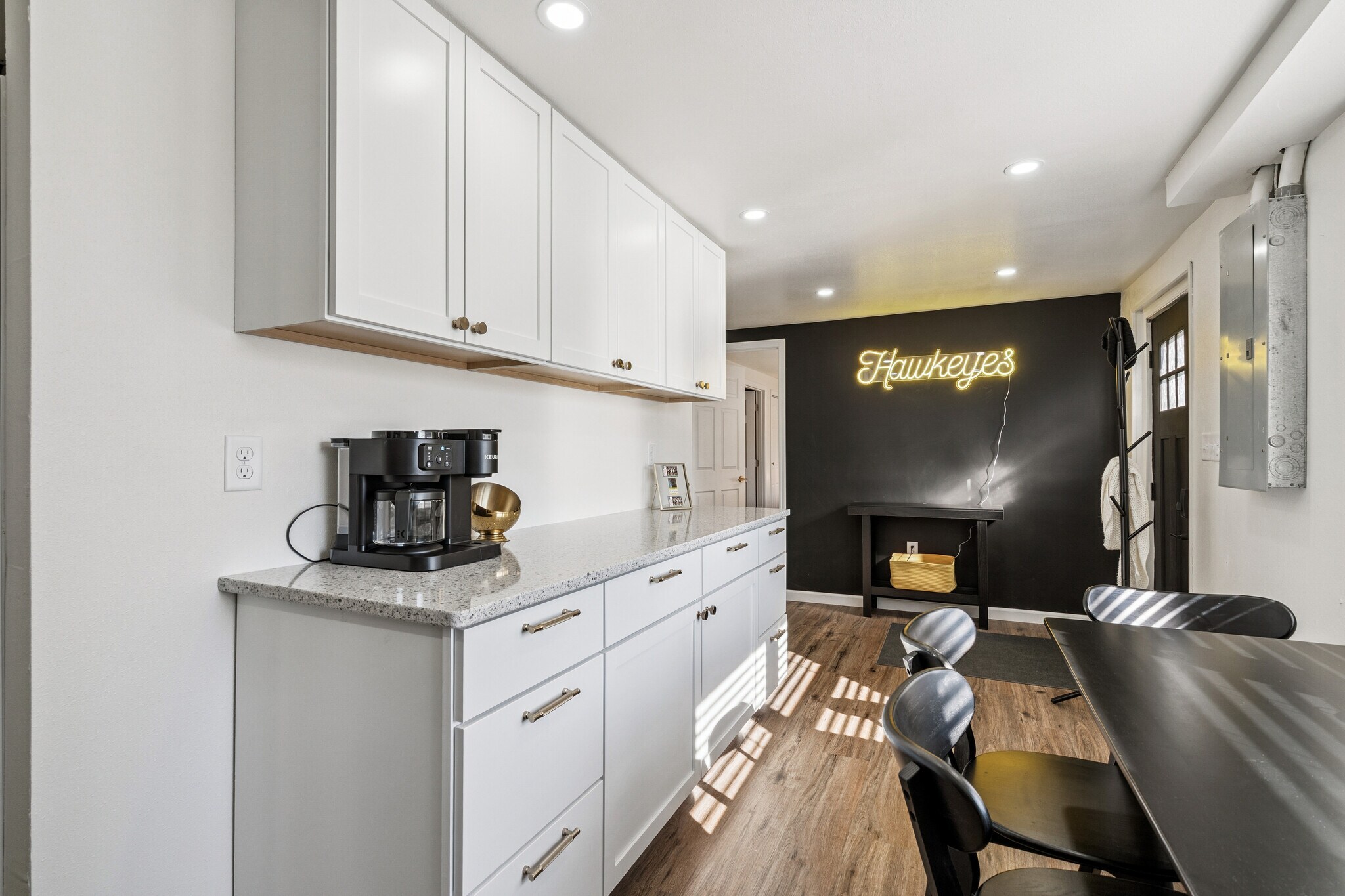 Building Photo - 1219 Oakcrest St