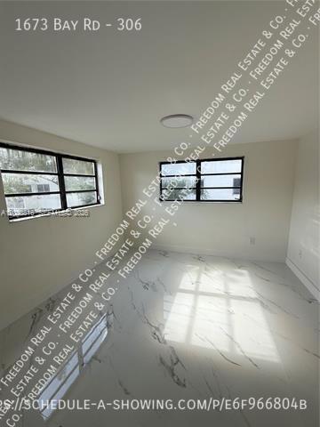 Building Photo - 1673 Bay Rd