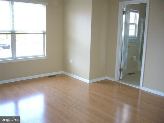 Building Photo - 3402 S Carriage Ct