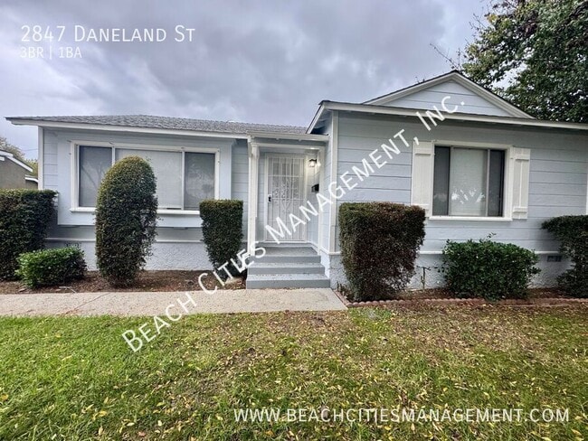 Building Photo - 2847 Daneland St