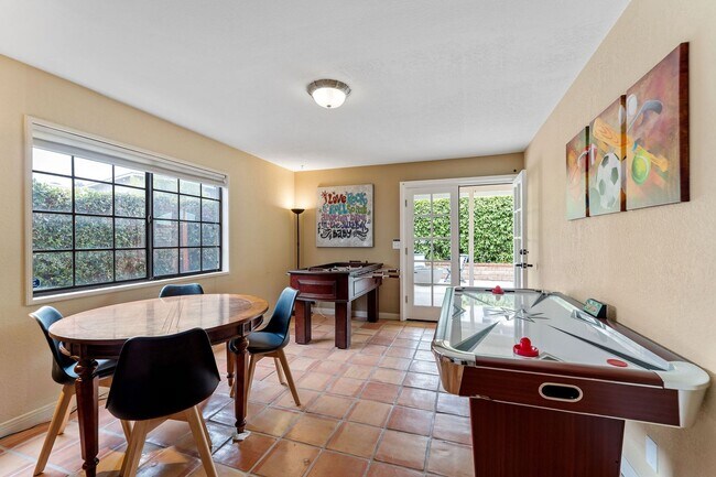 Building Photo - 4850A - Mandalay Shores/ Oxnard/ 5 bedroom...
