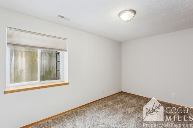 Building Photo - 4 bedroom Home in West Wichita