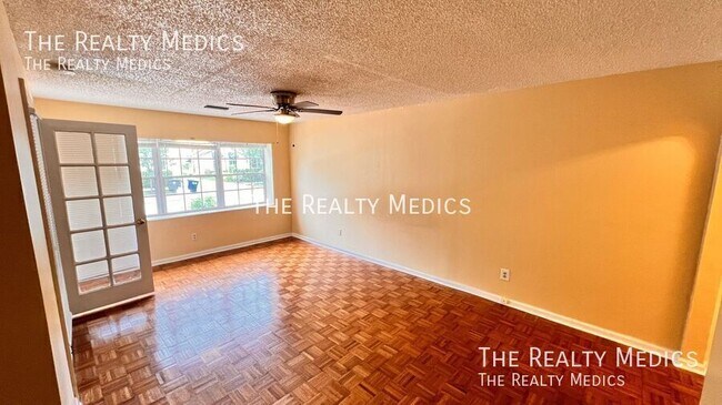 Building Photo - 1807 N Park Ave