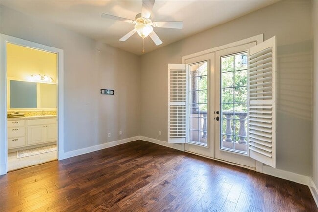 Building Photo - 1529 Barton Springs Rd