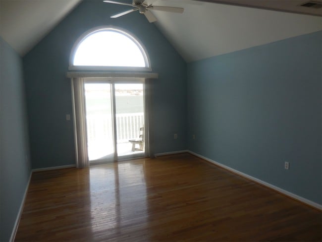 Building Photo - 207B Seneca Way