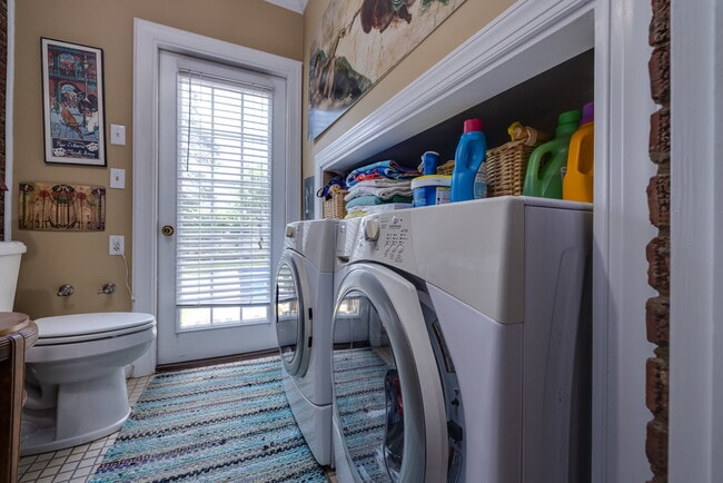 Building Photo - Historic Charm Meets Modern Comfort: Your Downtown Oasis Awaits!