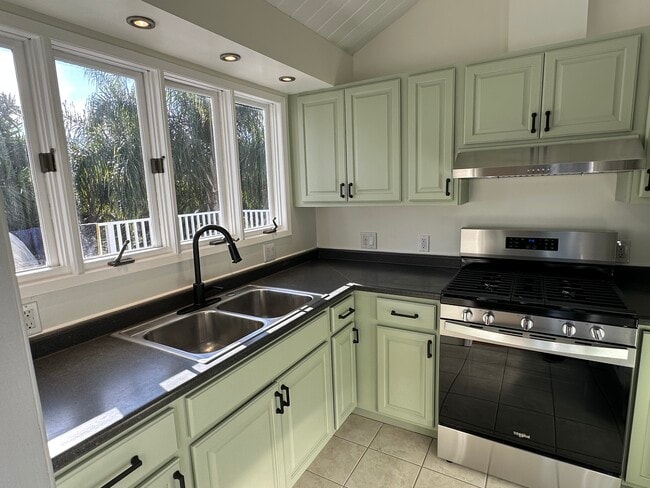 Building Photo - 1326 Clifton St