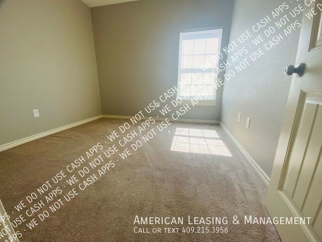 Building Photo - Beautiful Newer Construction, 3 bedroom-2 ...