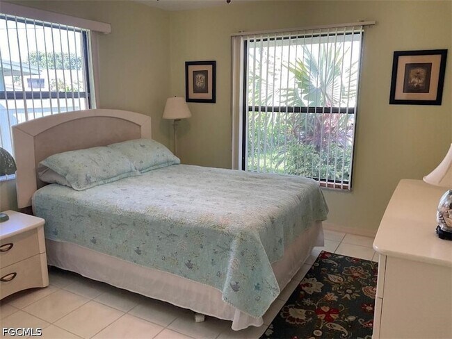 Building Photo - 4919 Victoria Dr