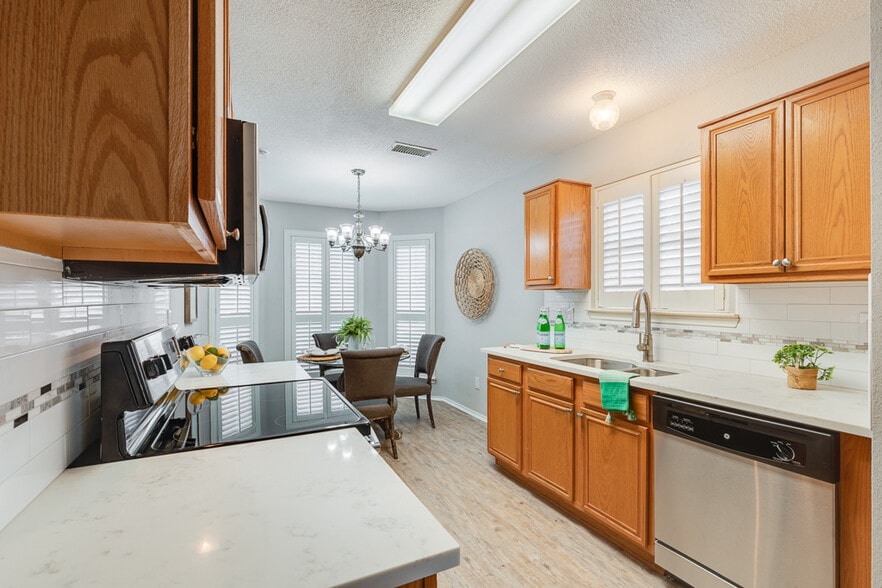 Building Photo - 2508 Concina Way