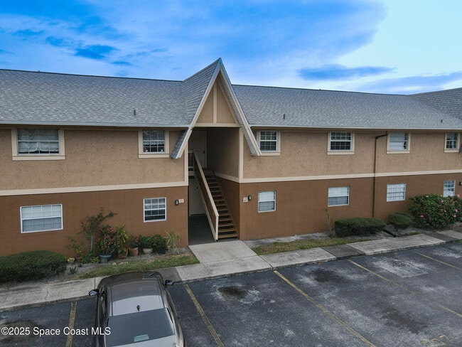 Building Photo - 205 Bristol Ln