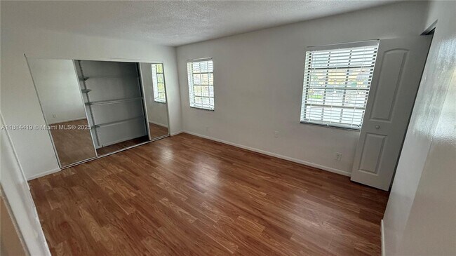Building Photo - 2611 NW 47th Ln