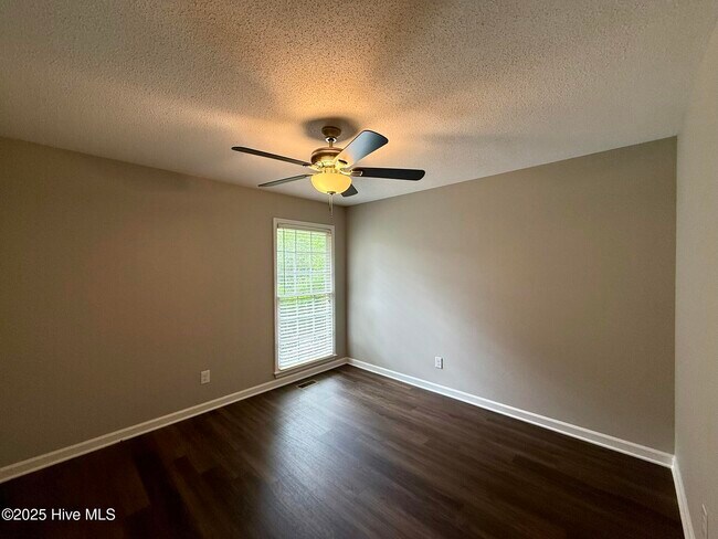 Building Photo - 1475 Monticello Dr