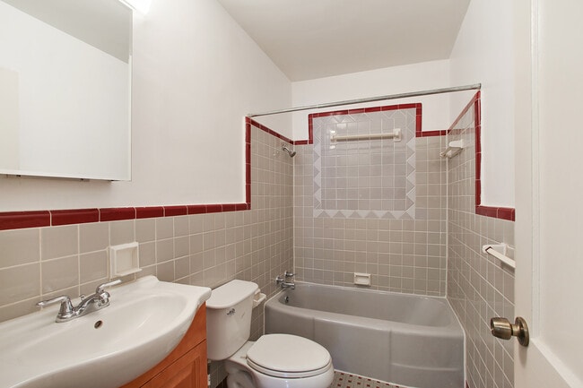 Building Photo - Price Improvement!!!! CLOSE TO SPELMAN, CL...
