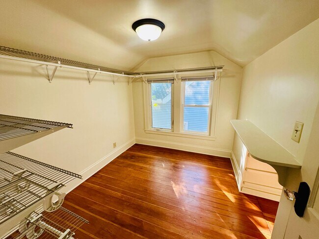 Building Photo - Charming 3-Bedroom Home in the Heart of So...