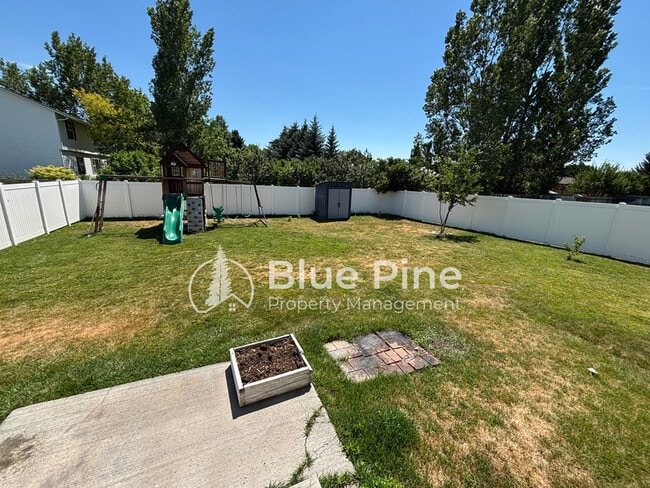 Building Photo - 3920 E Deloy Dr